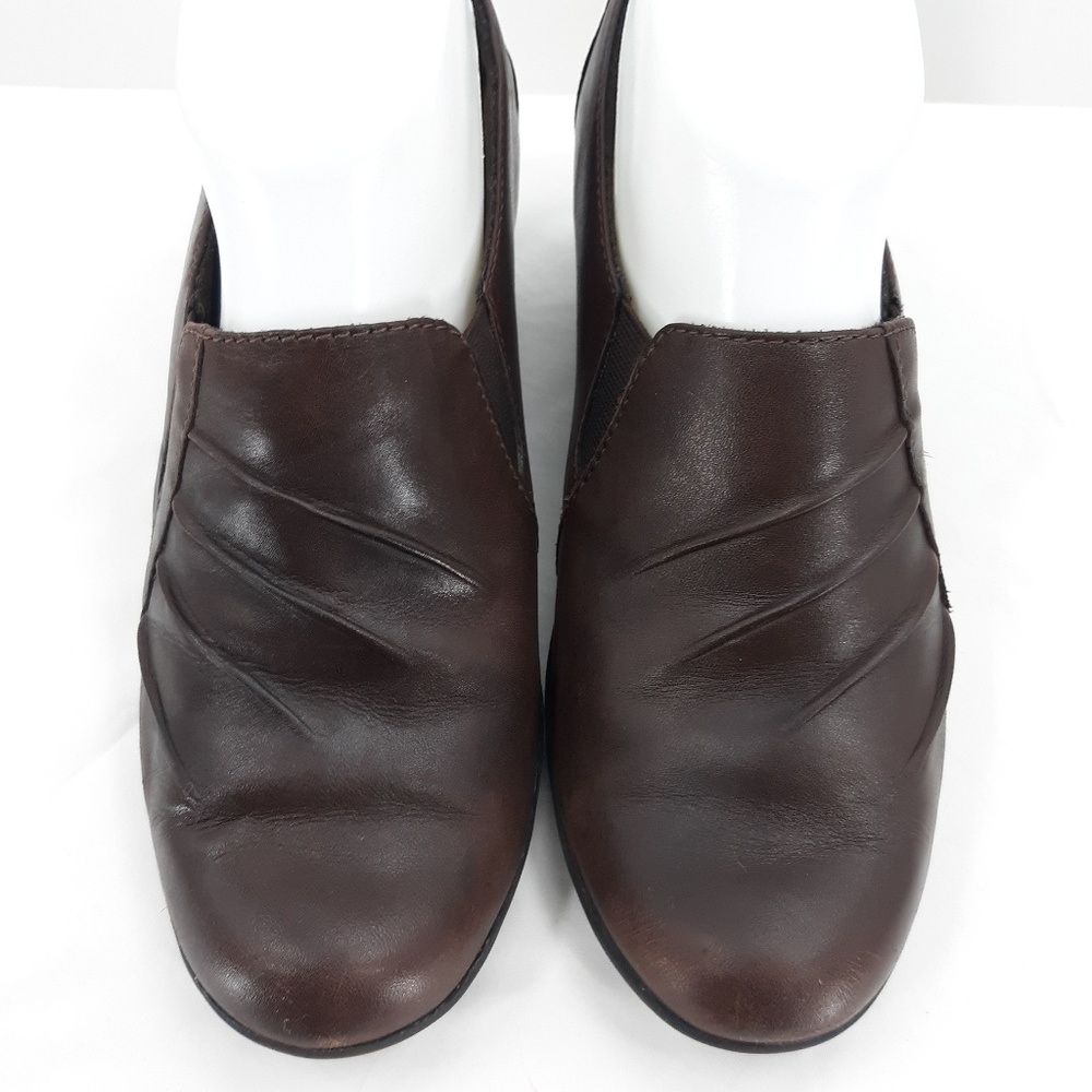 Womans comfortable  casual leather borns